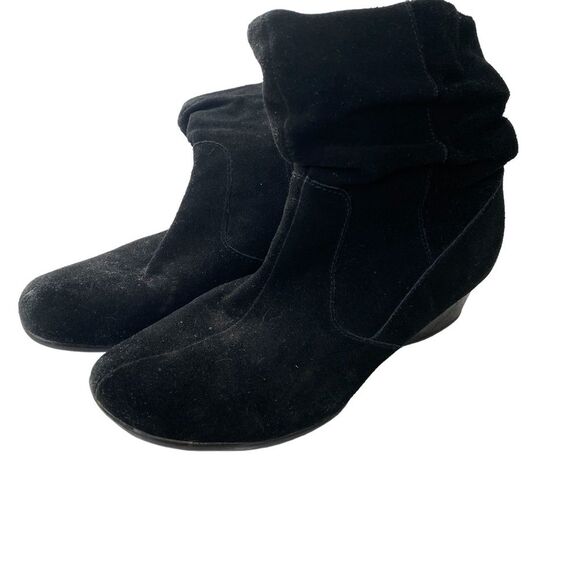 Nicara Black Suede Scrunch Ankle Heeled Womens Fashion Boot Size 8.5 - Picture 1 of 6